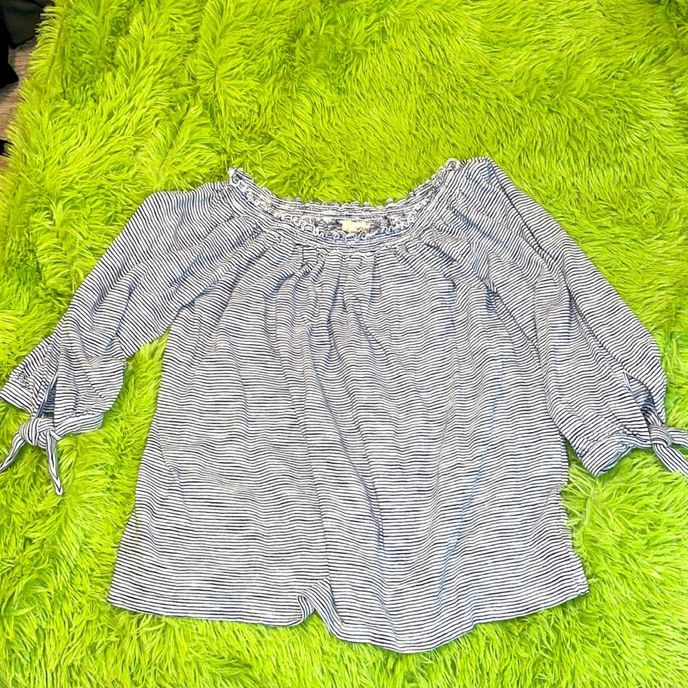 Cupio Cold Shoulder Top